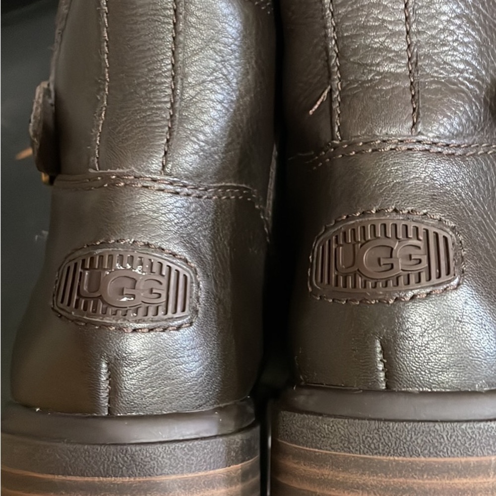 Ugg boots size 8 brown